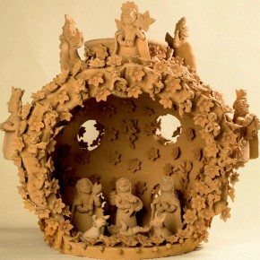 Irma García Blanco Olla calado con nacimiento, 2008 Barro moldeado, modelado y decorado al pastillaje 68 x 68 x 65 cm